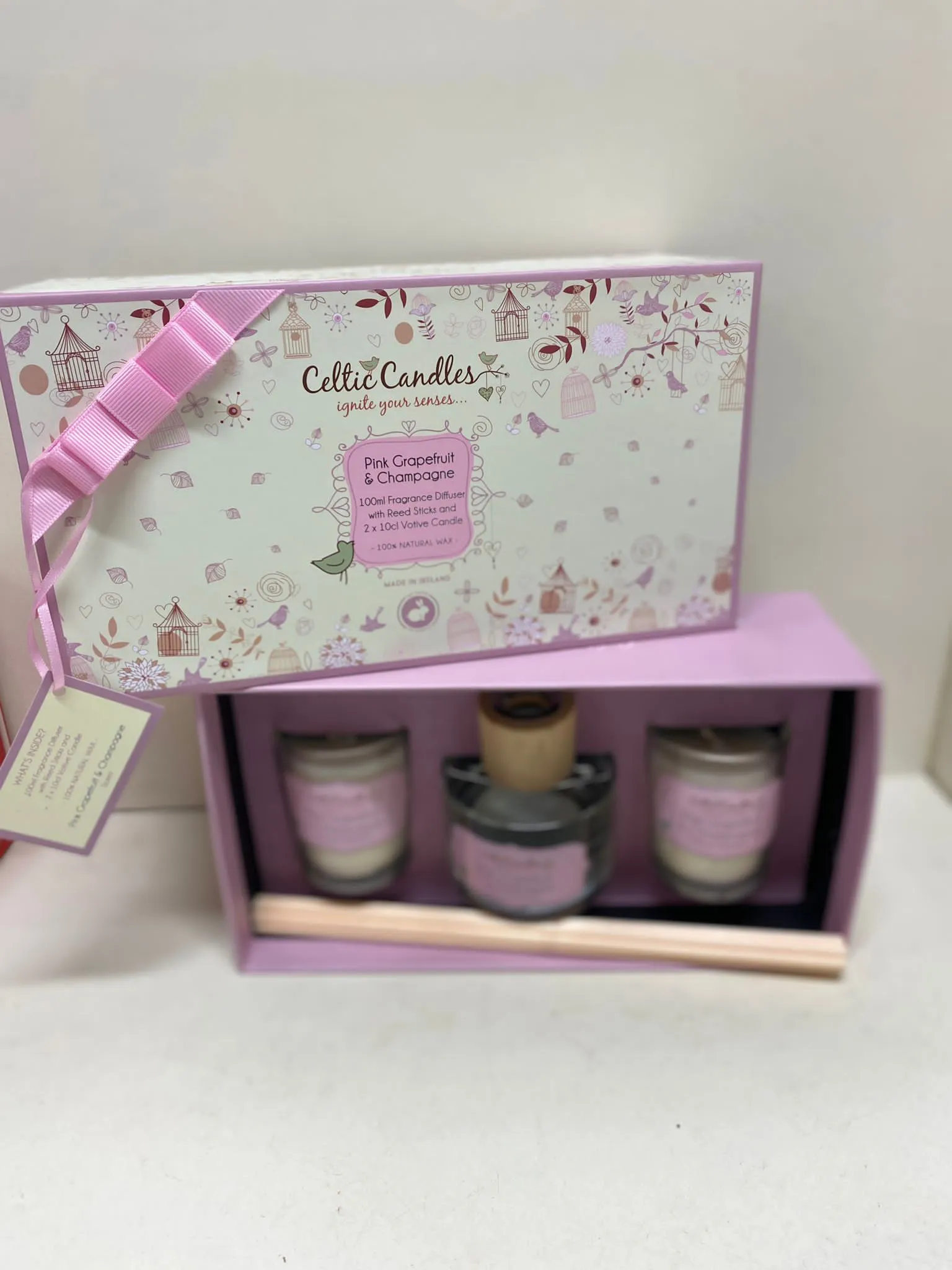 Pink Grapefruit and Champagne Candle & Diffuser Gift Set